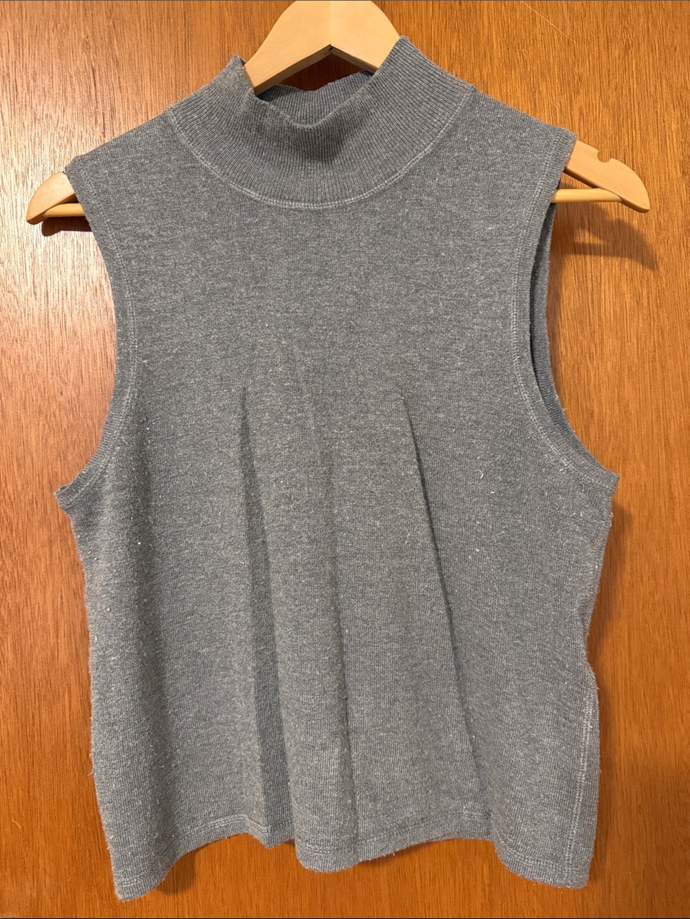 Sleeveless Cashmere Knit Top - Gray